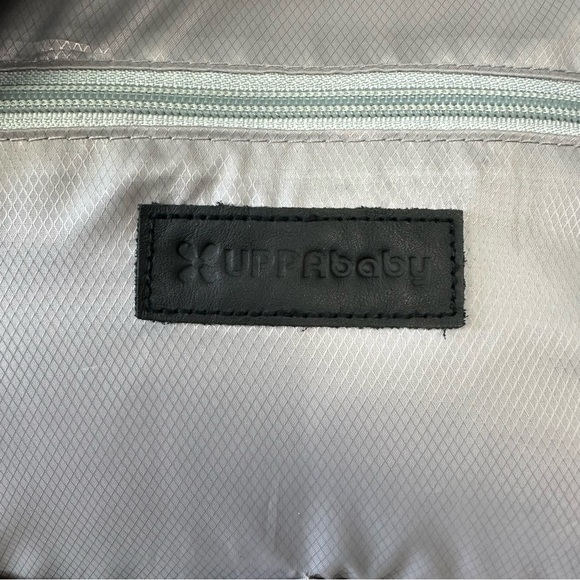 Gray Baby Bag with Minimalist Design and Durable Fabric - Picture 7 of 12